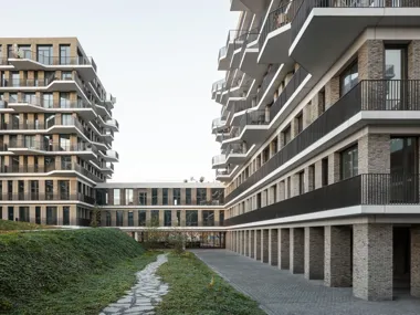 Der starke und robuste Charakter von Brick R triumphiert in einem architektonischen Glanzstück