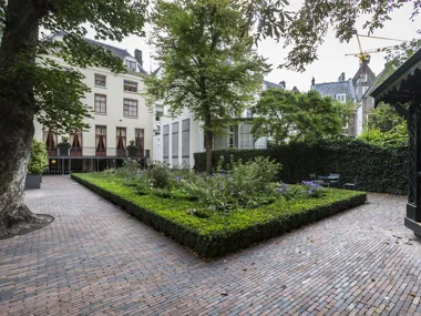 Der einzigartige Innengarten des „Grachtenhuis“ in Amsterdam