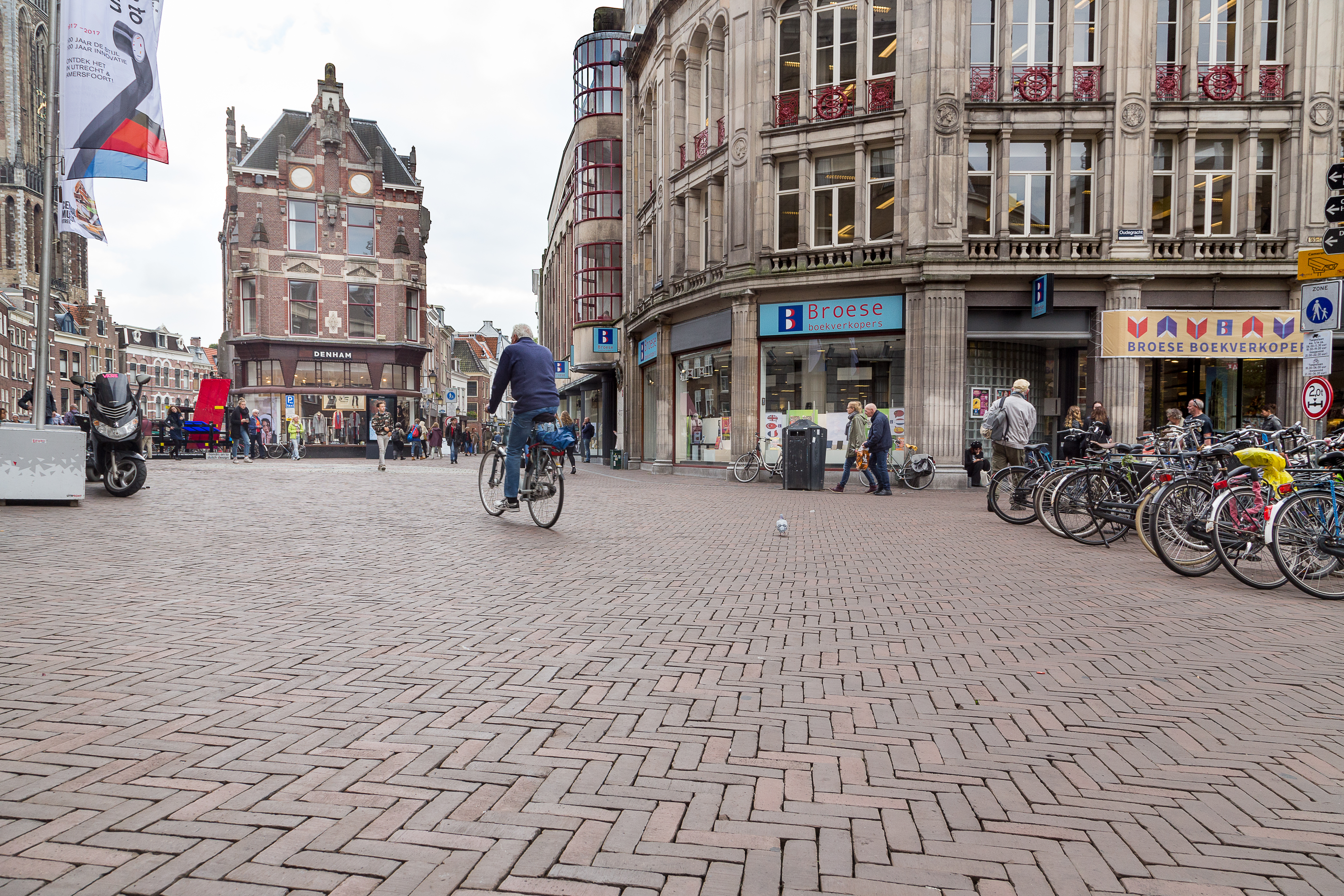 Sanierung mit Tonpflasterklinkern im historischen Zentrum von Utrecht 