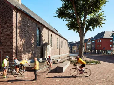 Teppich aus Tonpflasterklinkern belebt den Dorfkern von Brakel neu