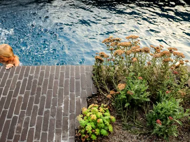 Neuer SeptimA Onyx in einem zeitlosen Gartenkonzept