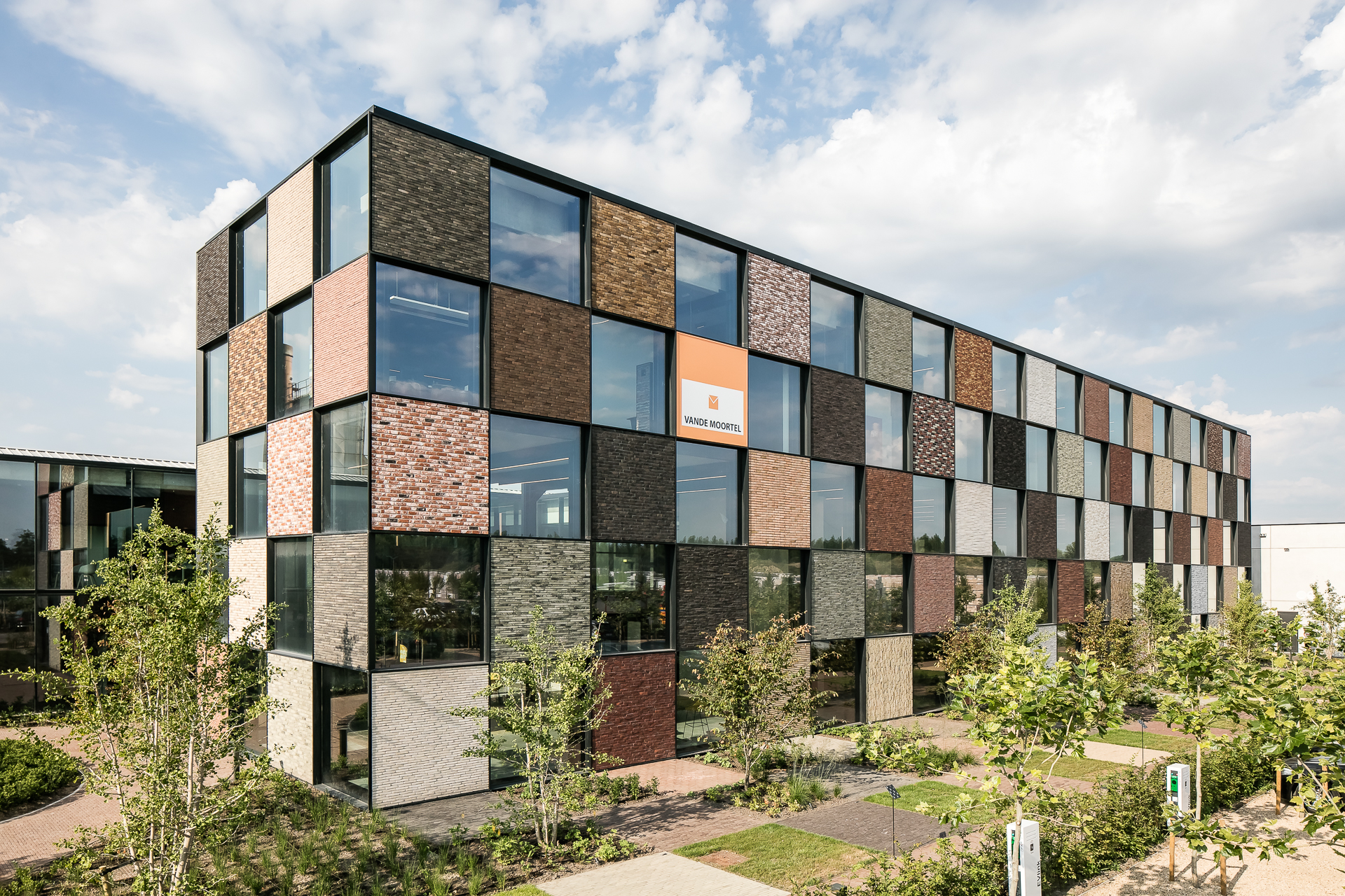 Vande Moortel zieht in neues Bürogebäude und Showroom