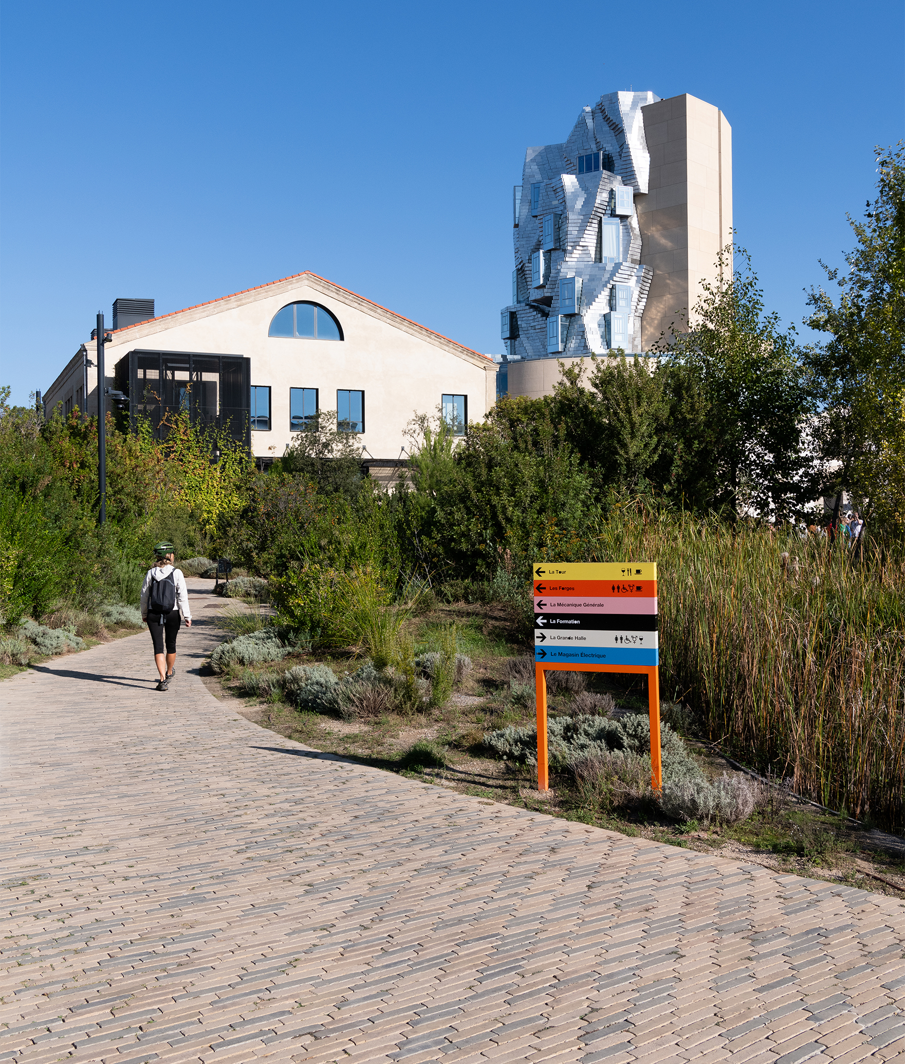 LUMA ARLES: die ansiedlung eines neuen mediterranen ökosystems auf einer industriebrache